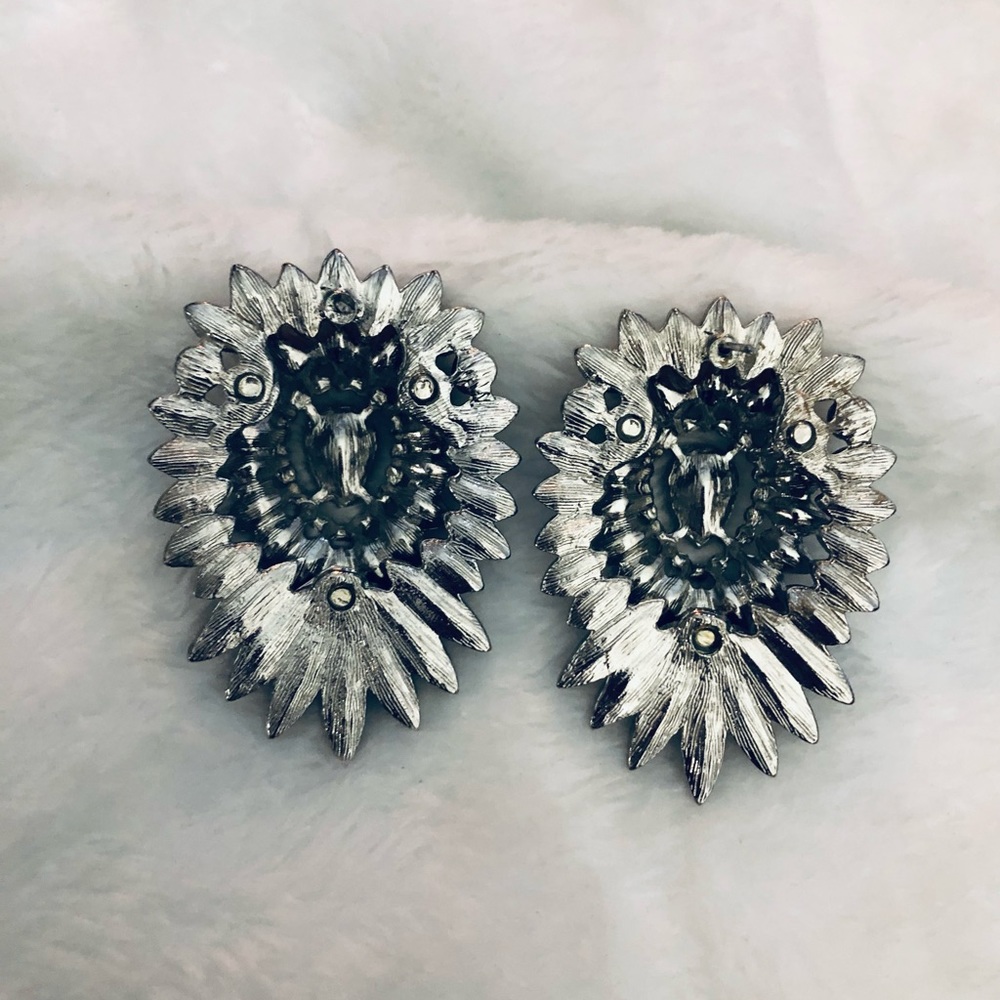 Earrings - Picture 6 of 8